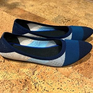Heawish Women’s blue ballet flats, size 9